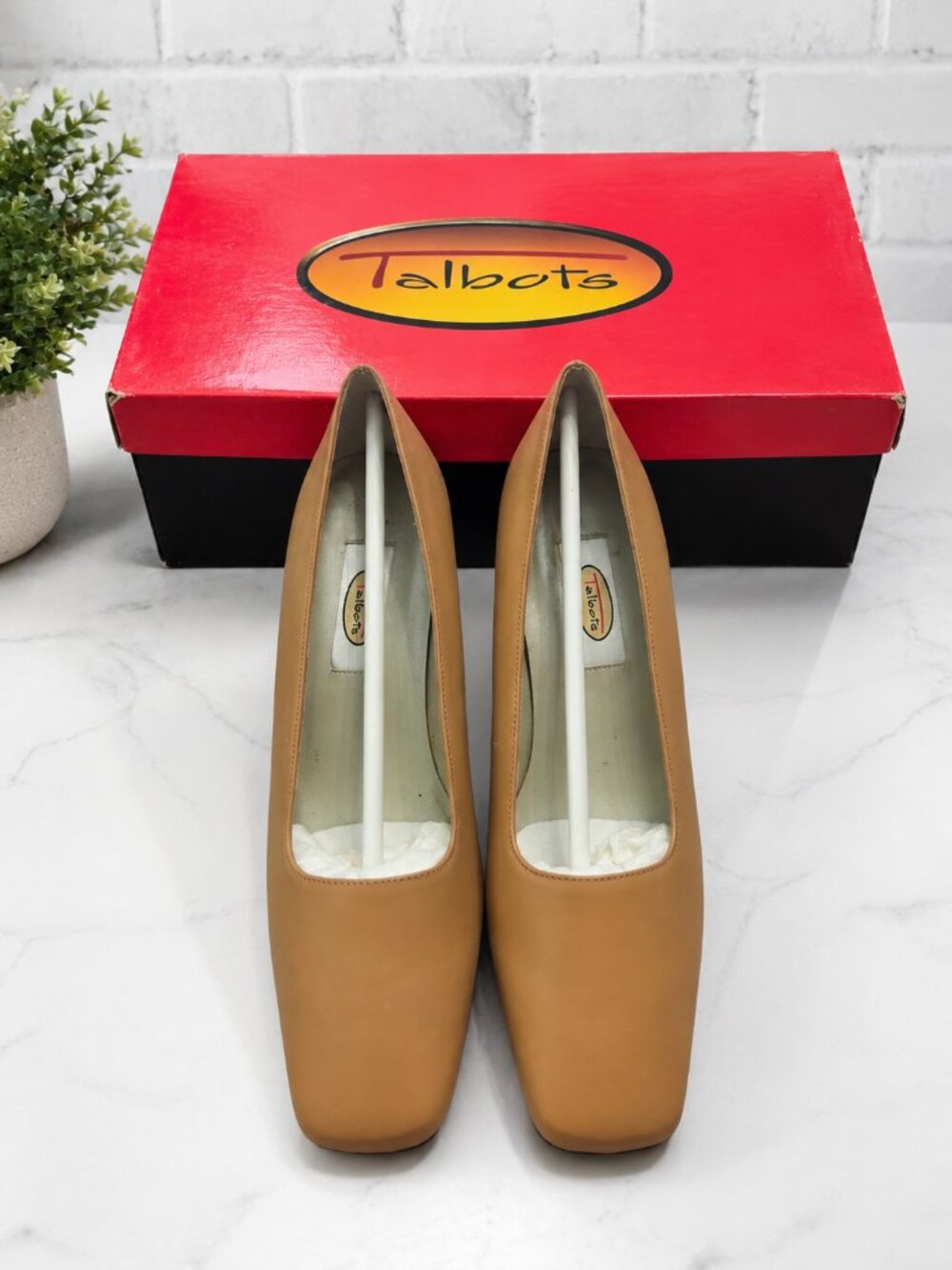 New in Box (NIB) Talbots Rikki Leather Pumps